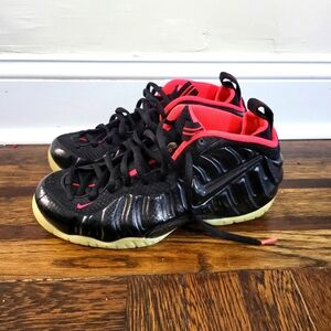 Foamposite Pro  "Yeezy" glow in the dark bottom